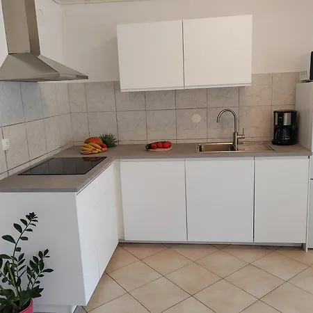 Apartma Nista *